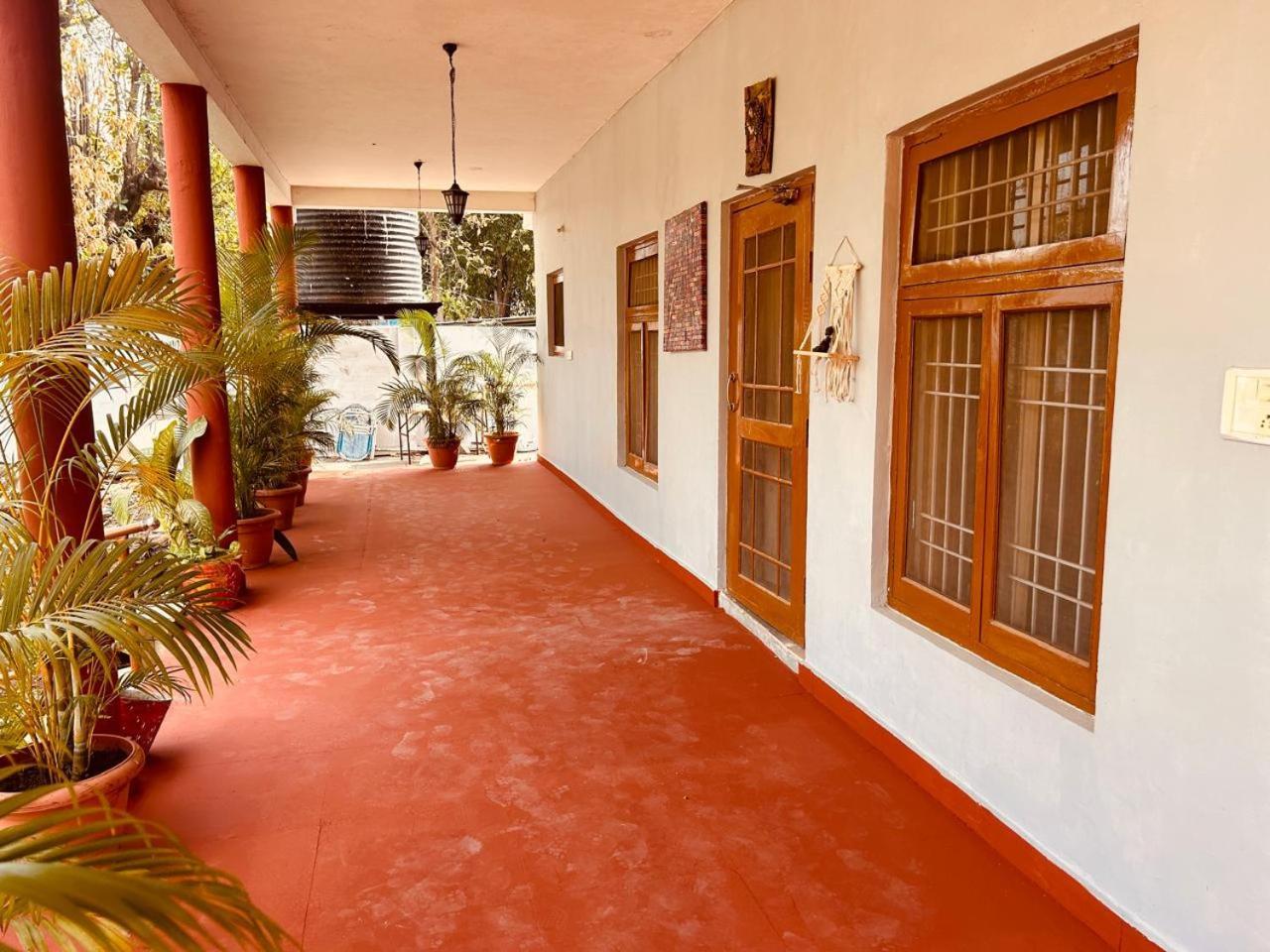The English Gaon 4 Bhk Бхопал Екстер'єр фото